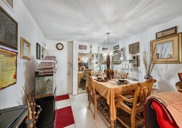 Listing Photo 3 - Condo for sale in building located at 3119 Oakland Shores Dr, Oakland Park, FL 33309 - Unit #C204
