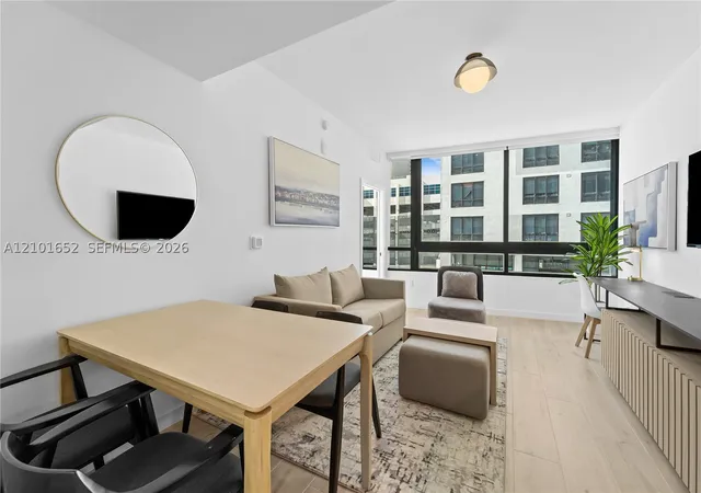 225 N Miami Ave #912