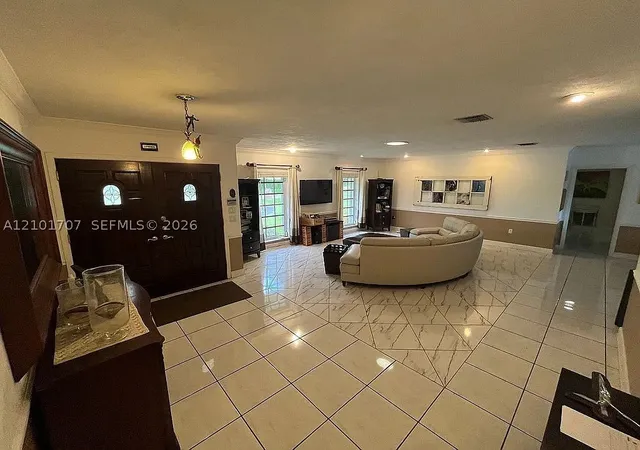 13250 N Calusa Clb Dr