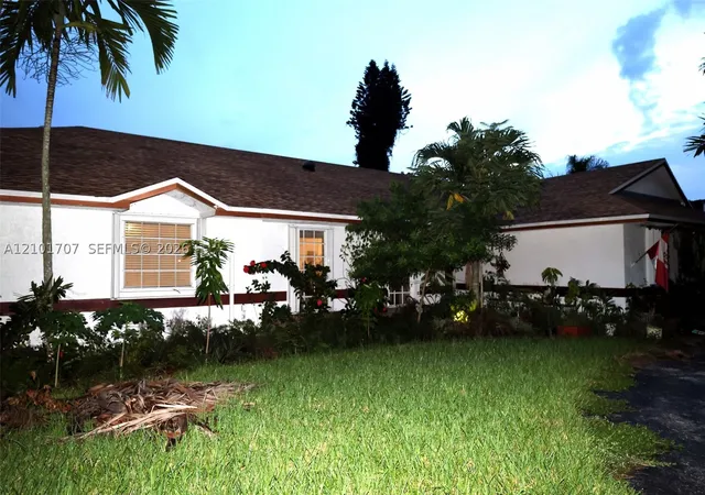 13250 N Calusa Clb Dr