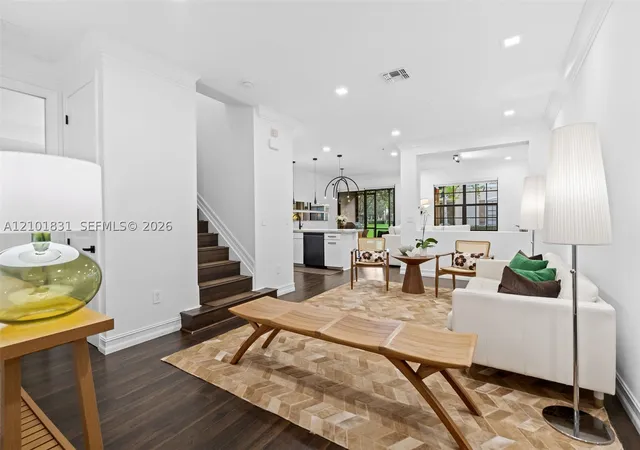 Photo 1 of Townhouse for sale at 124 W Riverwalk Cir, Plantation, FL 33325 | MLS# A12101831 | Listing updated on 2026-10-10