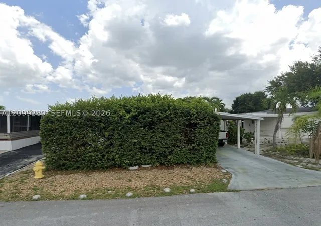 Photo 1 of Manufactured home for sale at 5550 Sw 32nd Terrace, Dania Beach, FL 33312 | MLS# A12099289 | Listing updated on 2026-10-07