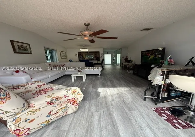 5641 SW 139th Place