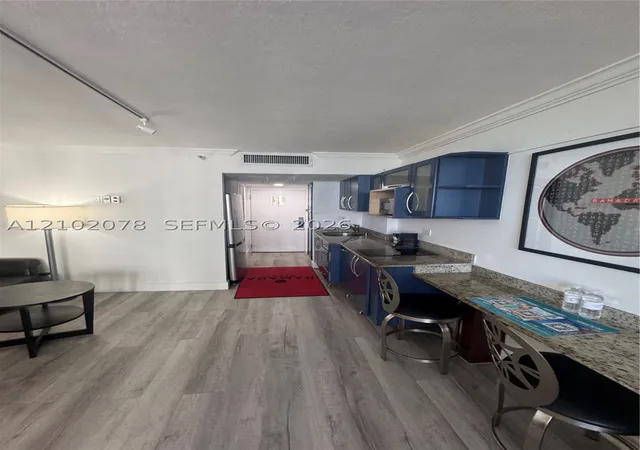 Photo 2 of Condo for sale at 19201 Collins Ave #918, Sunny Isles Beach, FL 33160 | MLS# A12102078 | Listing updated on 2026-10-07