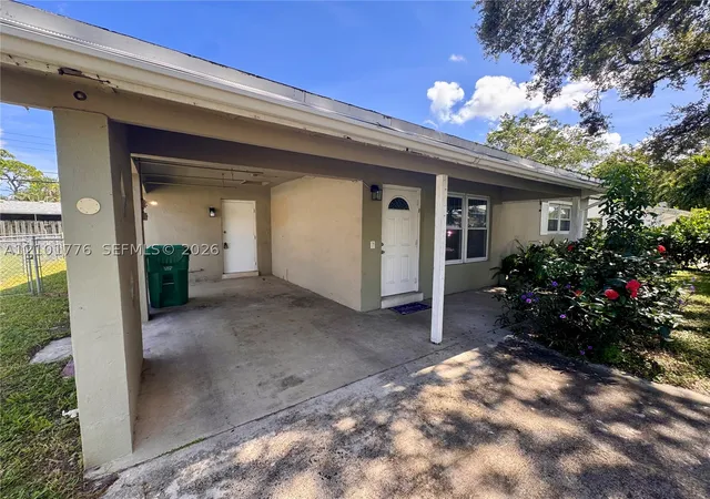 Photo 2 of Single family home for sale at 4720 Sw 25th Terrace, Dania Beach, FL 33312 | MLS# A12101776 | Listing updated on 2026-10-06