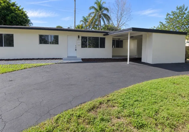 Photo 3 of Single family home for sale at 1201 Ne 26th Terrace, Pompano Beach, FL 33062 | MLS# A12102160 | Listing updated on 2026-10-07