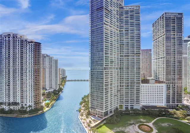 Photo 3 of Condo for sale at 300 Se Biscayne Blvd Way #2106W, Miami, FL 33131 | MLS# A12102205 | Listing updated on 2026-10-07