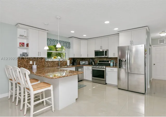 Photo 3 of Single family home for sale at 20565 Sw 80th Place, Cutler Bay, FL 33189 | MLS# A12102104 | Listing updated on 2026-10-08