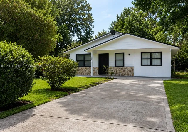 Photo 1 of Single family home for sale at 462 Sally St, Green Cove Springs, FL 32043 | MLS# A12102260 | Listing updated on 2026-10-07