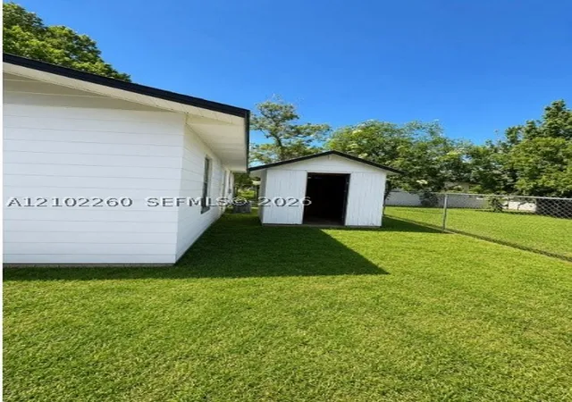 Photo 3 of Single family home for sale at 462 Sally St, Green Cove Springs, FL 32043 | MLS# A12102260 | Listing updated on 2026-10-07