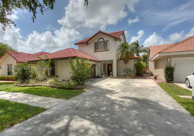 Single family home for sale at 9521 NW 18th Mnr, Plantation, FL 33322 | MLS# A12101526