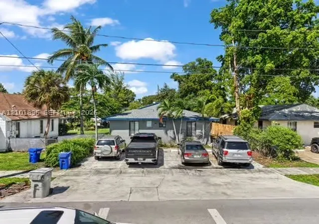 Multi family home for sale at 117 NE 6th Street, Pompano Beach, FL 33060 | MLS# A12101396