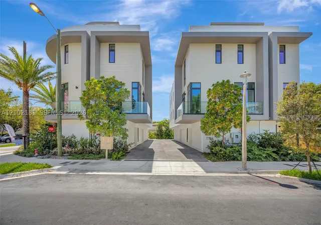 Townhouse for sale at 2694 SW 25th Avenue #2694, Miami, FL 33133 | MLS# A12102181