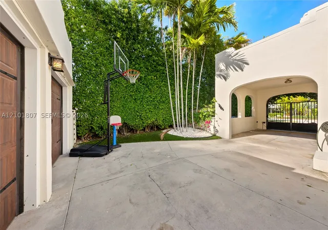 Photo 39 of Single family home for sale at 5800 La Gorce Dr, Miami Beach, FL 33140 | MLS# A12101807 | Listing updated on 2026-10-07