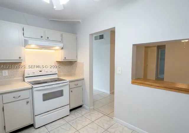 12590 NE 16th Avenue #303