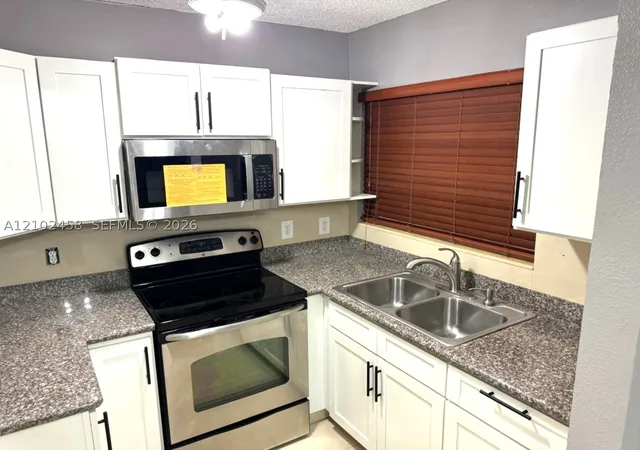 Condo for sale at 5461 W 24th Avenue #25, Hialeah, FL 33016 | MLS# A12102458