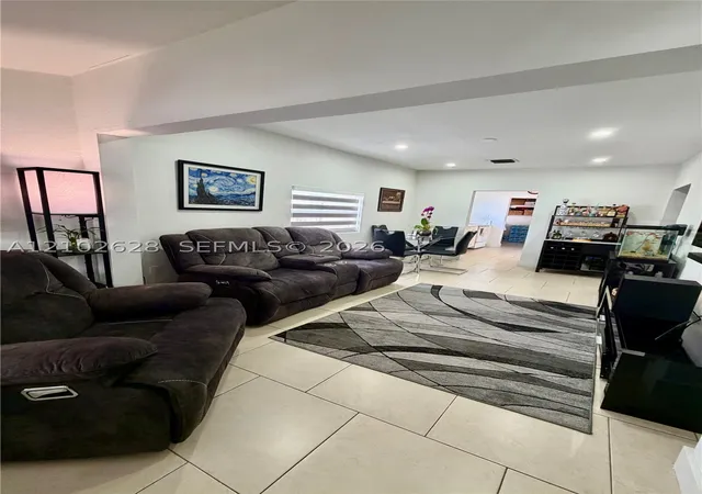 521 NW 44th Avenue