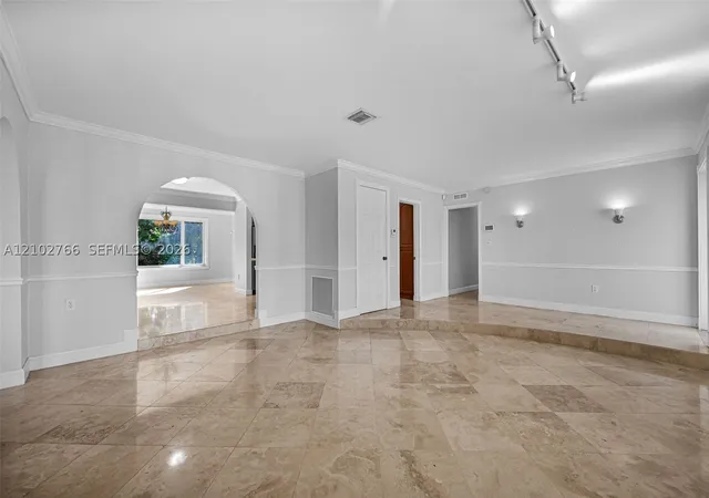 5845 SW 94th Place