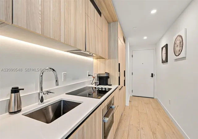 225 N Miami Ave #3105