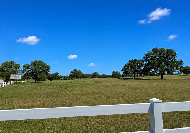 Homes for sale in Giddings, TX | 1583 S Us Hwy 77 Hwy, Giddings, TX 78942 | MLS# 1888178