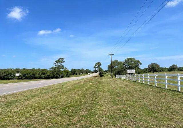 Homes for sale in Giddings, TX | 1583 S Us Hwy 77 Hwy, Giddings, TX 78942 | MLS# 1888178