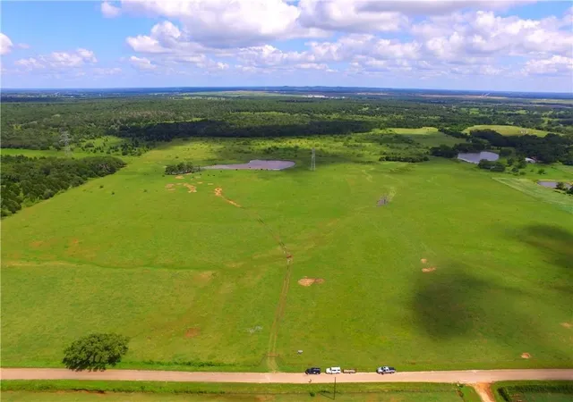 2nd image of 1146 Saratoga Way W, Elgin, TX 78621 | MLS# 6669595