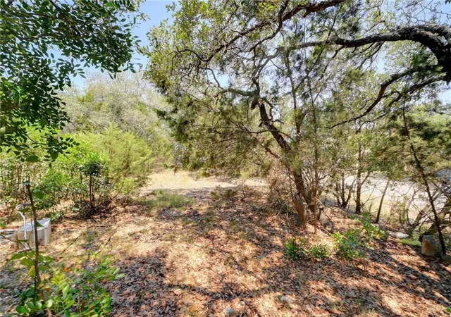 Photo 4 of Sale Pending at 135 Mountainview Dr, Canyon Lake, TX 78133 | MLS# 8429334 | Listing updated on 2026-03-16