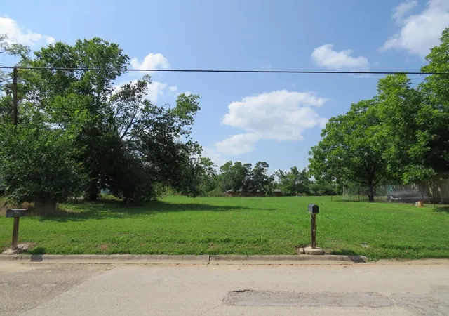 Homes for sale in Rockdale, TX | 307 Peach, Rockdale, TX 76567 | MLS# 8280632