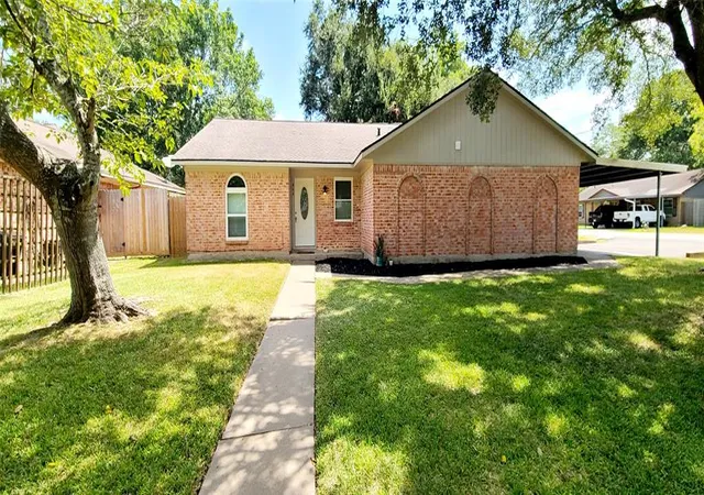 Photo 1 of Single family home for sale at 302 Tiegs St, League City, TX 77573 | MLS# 3976593 | Listing updated on 2023-07-25