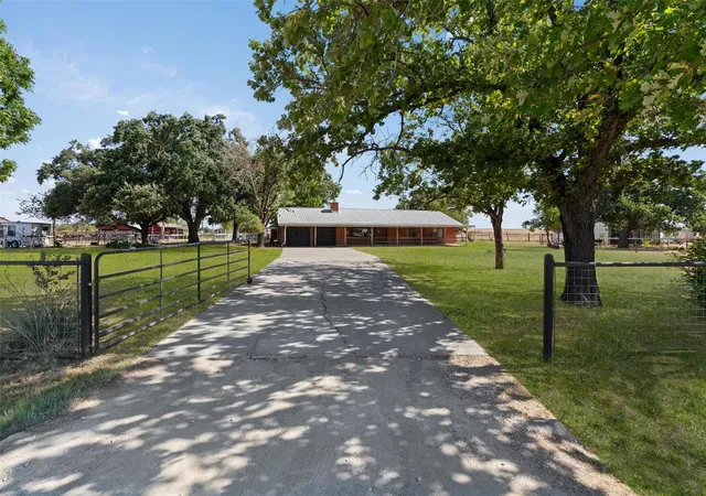 2nd image of 323 County Road 450, Thorndale, TX 76577 | MLS# 1300663