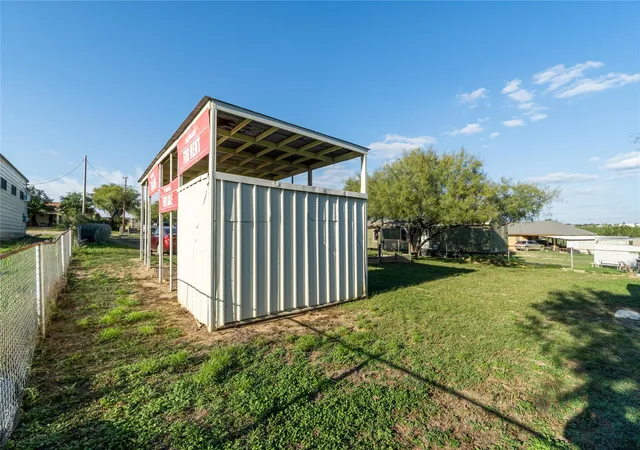 Homes for sale in Zapata, TX | 106 Overview Dr, Zapata, TX 78076 | MLS# 8602335