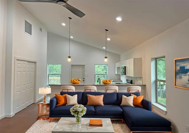 Photo 2 of Single family home for sale at 829 Pine Ln, Cottonwood Shores, TX 78657 | MLS# 4113906 | Listing updated on 2024-08-06