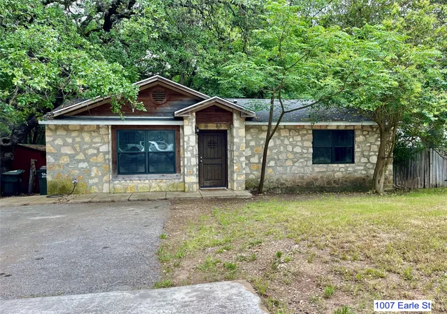 2nd image of 1007 1015 Earle St, San Marcos, TX 78666 | MLS# 5682261