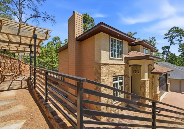 Photo 2 of Single family home for sale at 212 Makaha Dr, Bastrop, TX 78602 | MLS# 4782396 | Listing updated on 2026-10-10