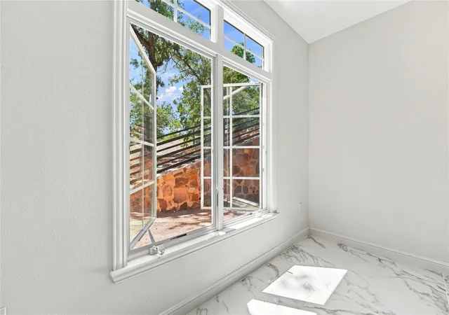 Photo 4 of Single family home for sale at 212 Makaha Dr, Bastrop, TX 78602 | MLS# 4782396 | Listing updated on 2026-10-10