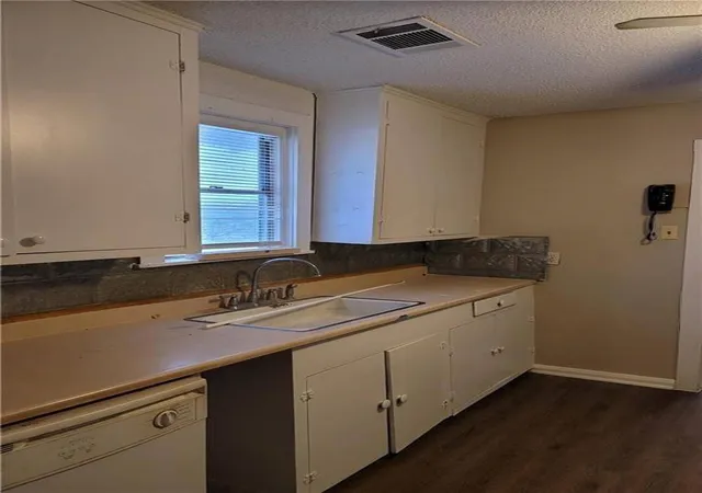 Photo 4 of Manufactured home for sale at 18501 Blake Manor Rd, Manor, TX 78653 | MLS# 1475342 | Listing updated on 2026-07-27