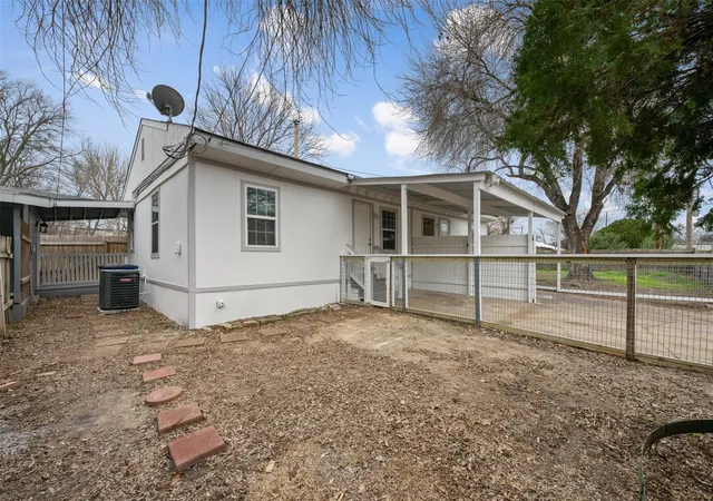 1st image of 901 Valdez St #1-3, Austin, TX 78741 | MLS# 3565833
