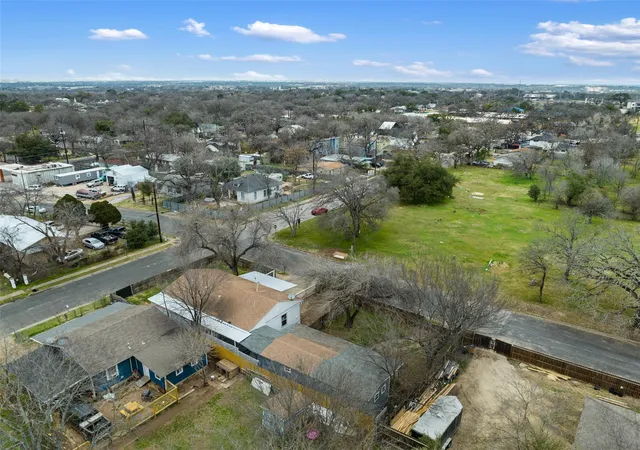 2nd image of 901 Valdez St #1-3, Austin, TX 78741 | MLS# 3565833