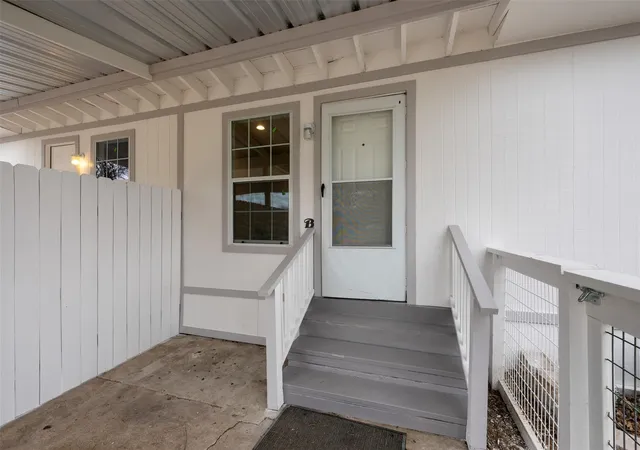 4th image of 901 Valdez St, Austin, TX 78741
