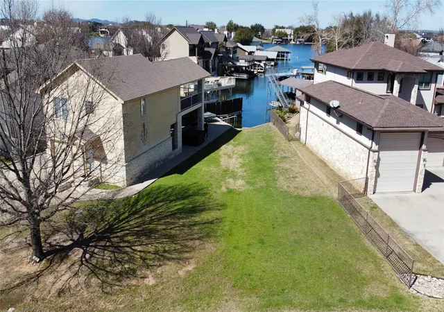 2nd image of 410 Pecan Creek Dr, Horseshoe Bay, TX 78657 | MLS# 6339059