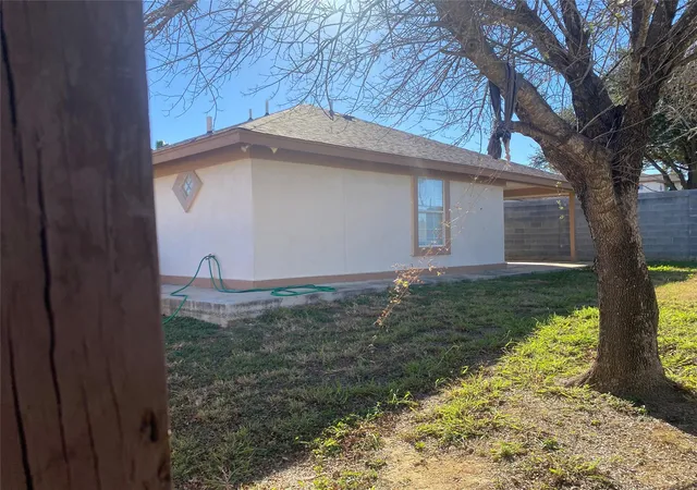 Photo 4 of Single family home for sale at 1602 Avenida Mexico Ave, Laredo, TX 78046 | MLS# 7321178 | Listing updated on 2024-04-05
