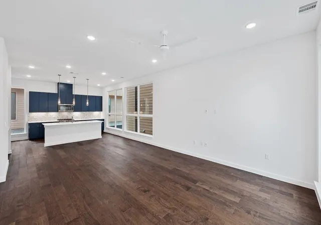 4th image of 6823 Wolfcreek Pass #6, Austin, TX 78749 | MLS# 8788740