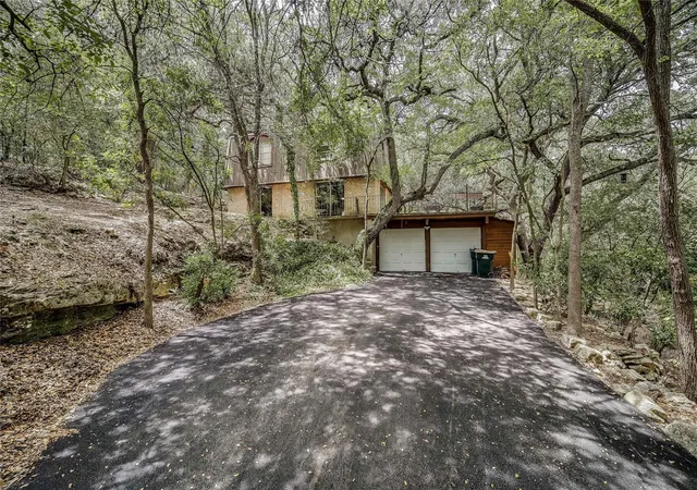 13th image of 2934 2938 Westlake Cv, Austin, TX 78746 | MLS# 4018702