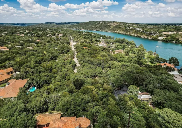Photo 3 of Single family home for sale at 2934 2938 Westlake Cv, Austin, TX 78746 | MLS# 4018702 | Listing updated on 2026-05-26