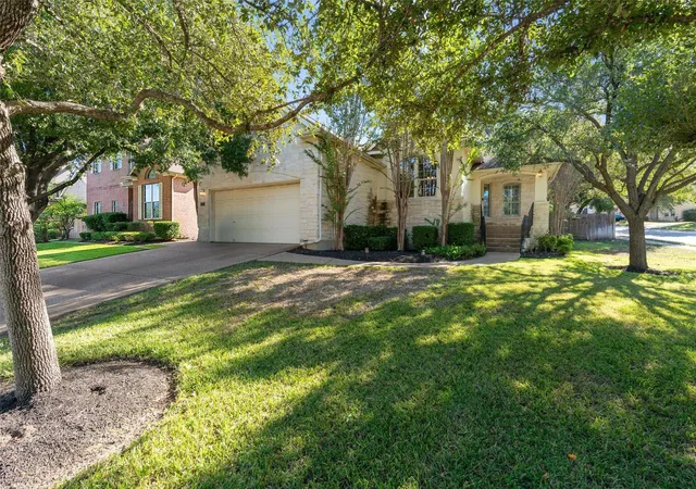 Photo 3 of Single family home for sale at 3101 Persimmon Valley Trl, Austin, TX 78732 | MLS# 6882773 | Listing updated on 2026-10-25