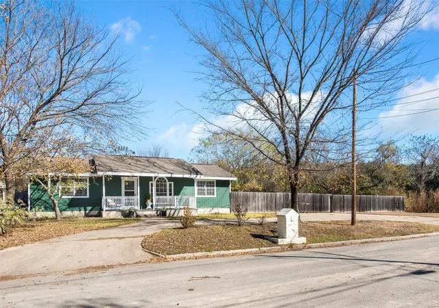 Photo 1 of Single family home for sale at 5706 Tura Ln, Austin, TX 78721 | MLS# 9632363 | Listing updated on 2026-10-06