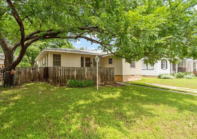 2nd image of 5512 Avenue G, Austin, TX 78751 | MLS# 2257464