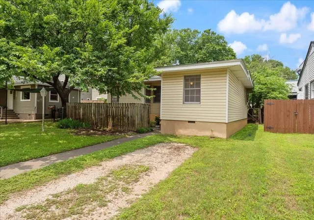 3rd image of 5512 Avenue G, Austin, TX 78751 | MLS# 2257464