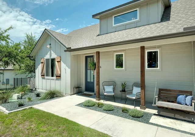 Photo 3 of Single Family Residence at 516 Ronay Dr S, Spicewood, TX 78669 | MLS# 3664251 | | Sold on 2024-07-10