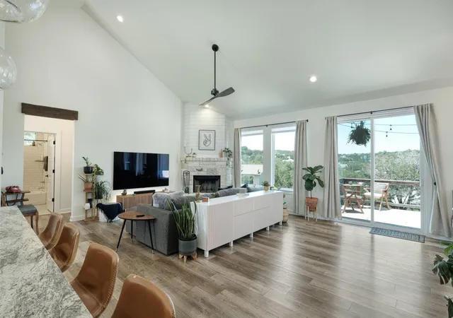 Photo 4 of Single Family Residence at 516 Ronay Dr S, Spicewood, TX 78669 | MLS# 3664251 | | Sold on 2024-07-10
